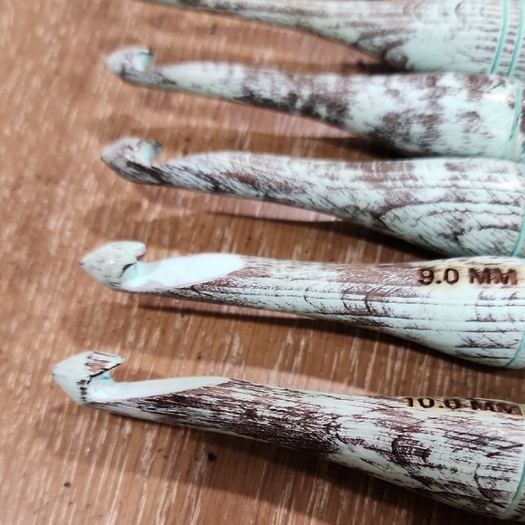 Set of Wooden Crochet Hooks - Picture 7 of 9